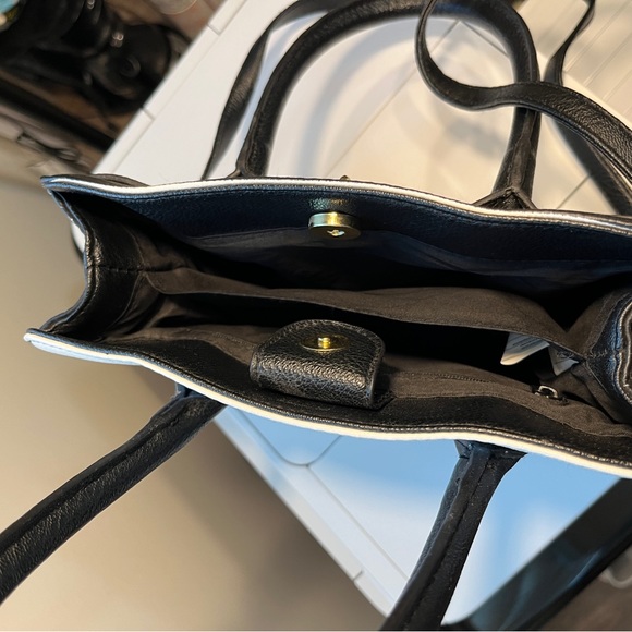 Black and White Striped Top Handle Purse - Picture 5 of 10